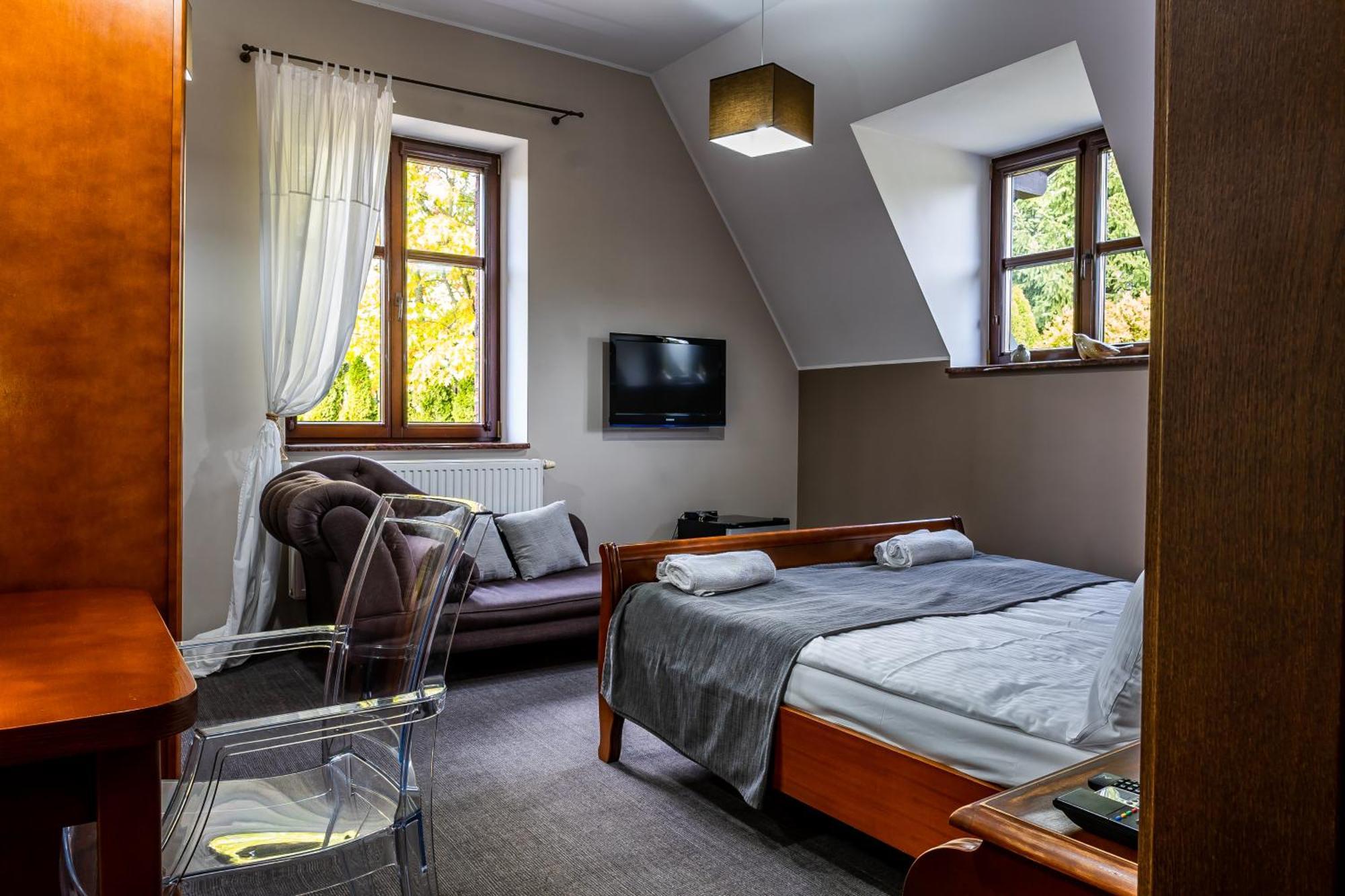 Biala Koszula Hotel Tleń Exterior foto